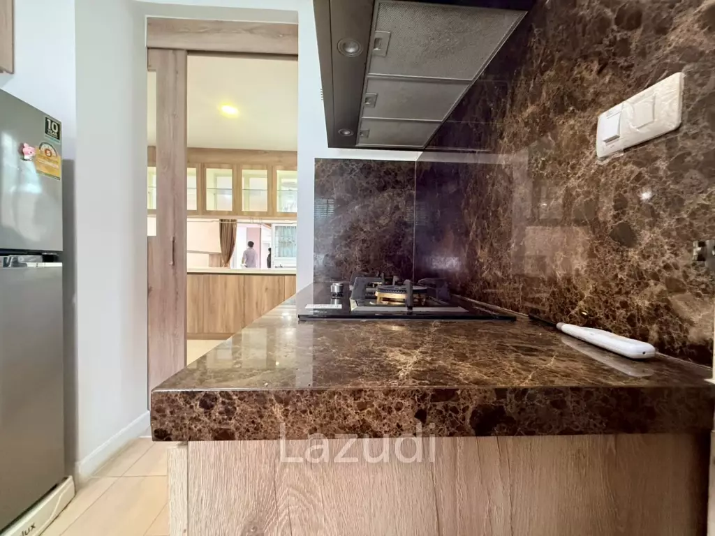 Exceptional Double-Plot Residence for Sale Pruksa Nara