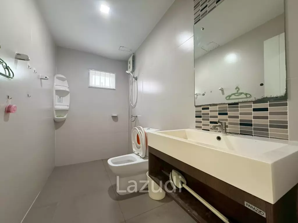 Exceptional Double-Plot Residence for Sale Pruksa Nara