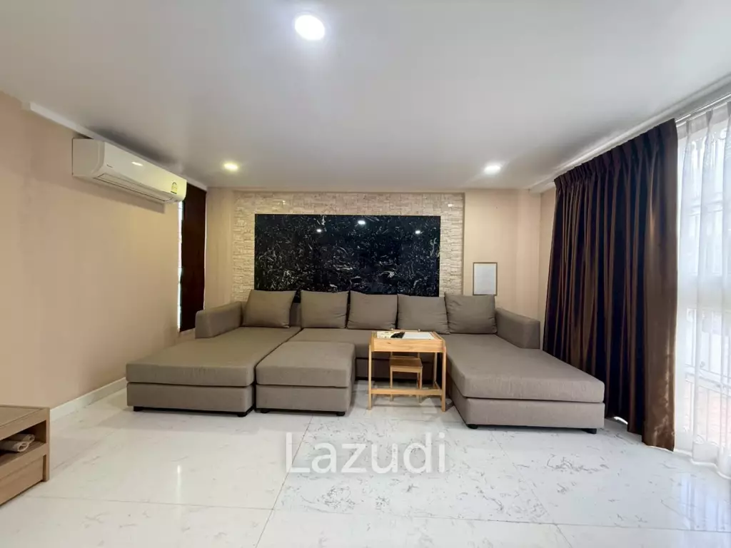 Exceptional Double-Plot Residence for Sale Pruksa Nara