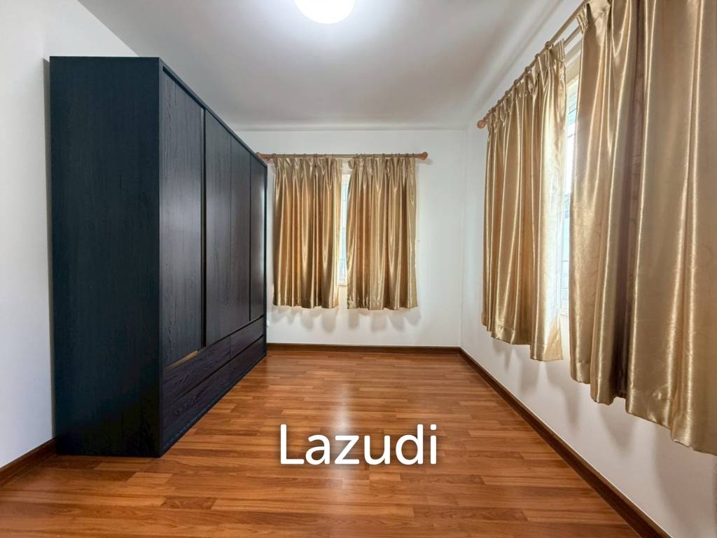 Exceptional Double-Plot Residence for Sale Pruksa Nara