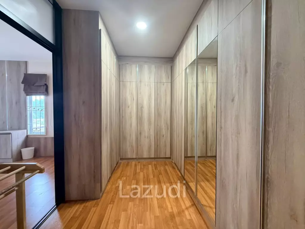 Exceptional Double-Plot Residence for Sale Pruksa Nara