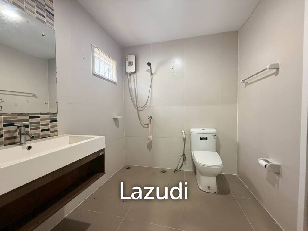 Exceptional Double-Plot Residence for Sale Pruksa Nara
