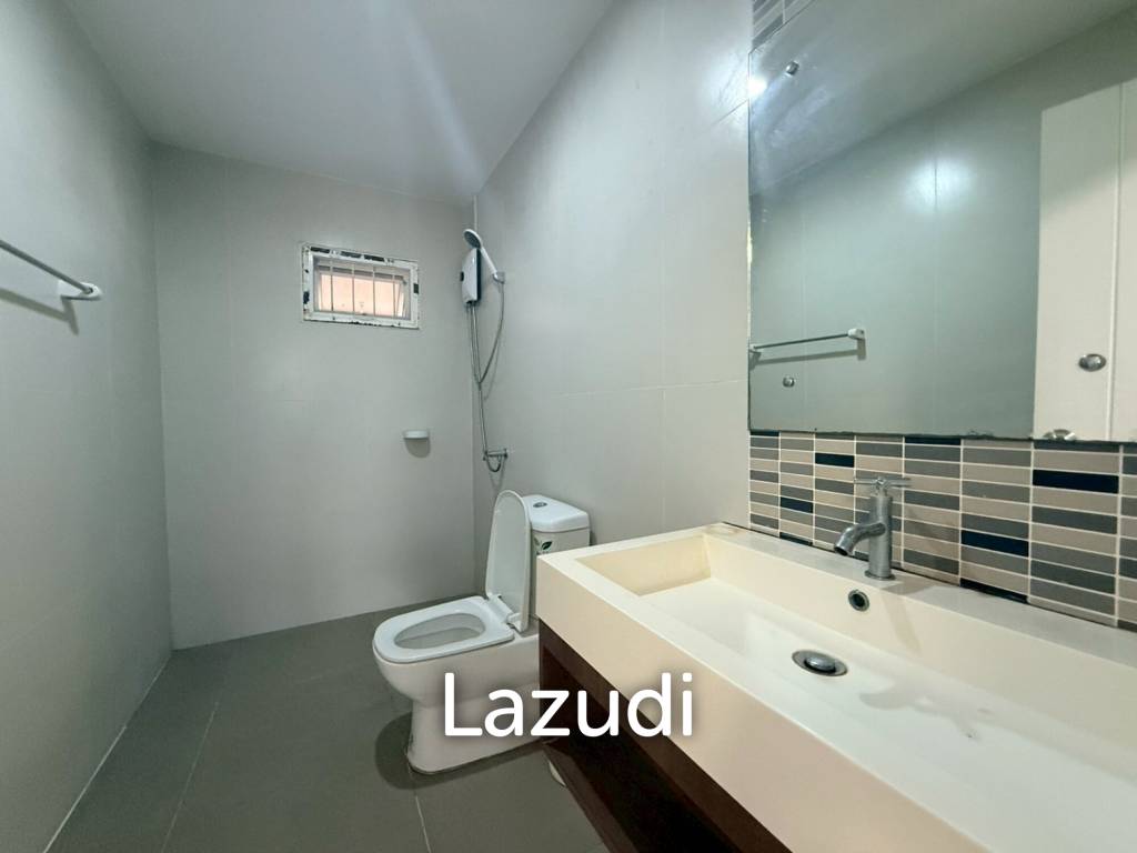 Exceptional Double-Plot Residence for Sale Pruksa Nara