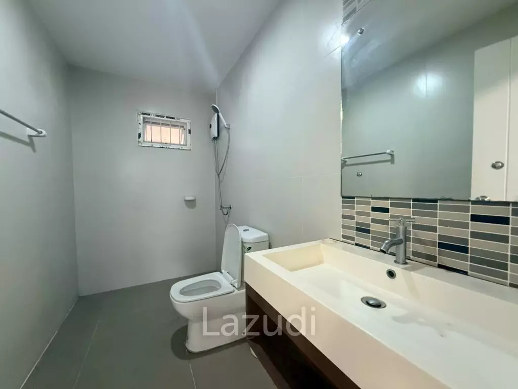 Exceptional Double-Plot Residence for Sale Pruksa Nara