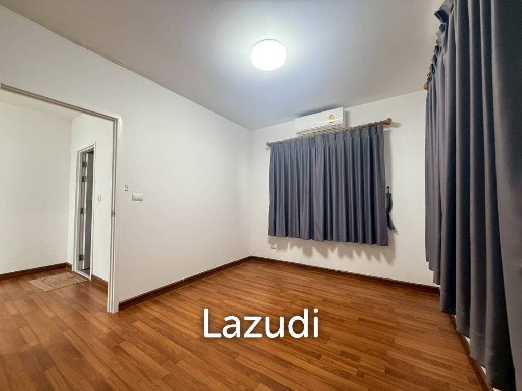 Exceptional Double-Plot Residence for Sale Pruksa Nara