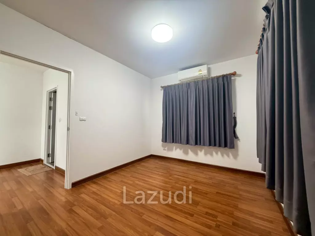 Exceptional Double-Plot Residence for Sale Pruksa Nara