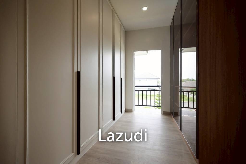 2 Storey 4 Bedrooms House with Swimming pool House for sale