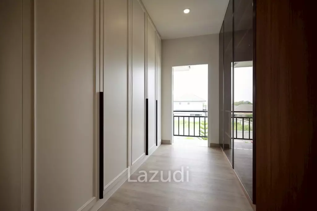 2 Storey 4 Bedrooms House with Swimming pool House for sale