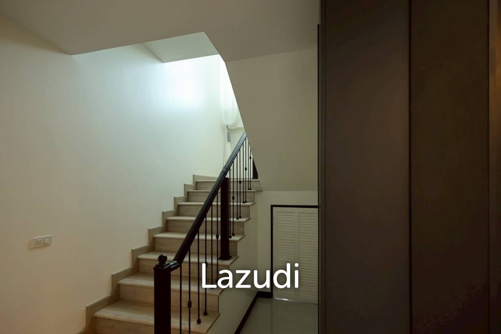 2 Storey 4 Bedrooms House with Swimming pool House for sale