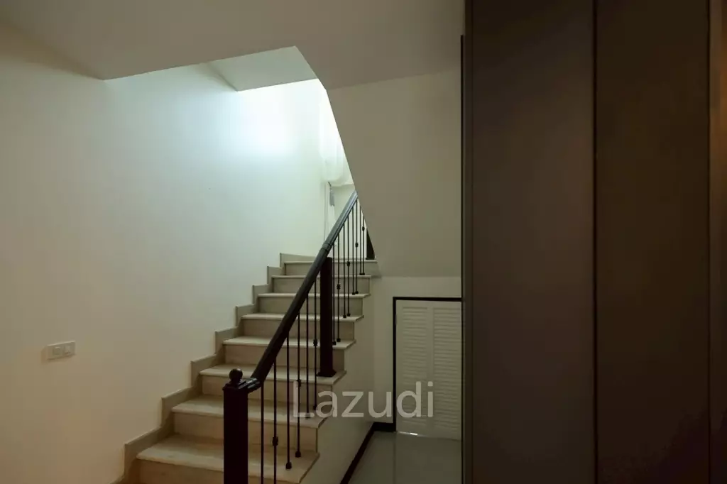 2 Storey 4 Bedrooms House with Swimming pool House for sale