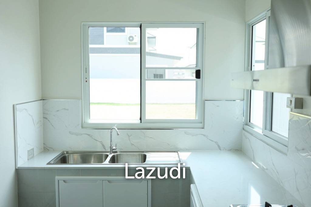 2 Storey 4 Bedrooms House with Swimming pool House for sale