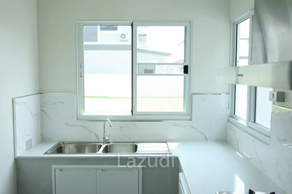 2 Storey 4 Bedrooms House with Swimming pool House for sale