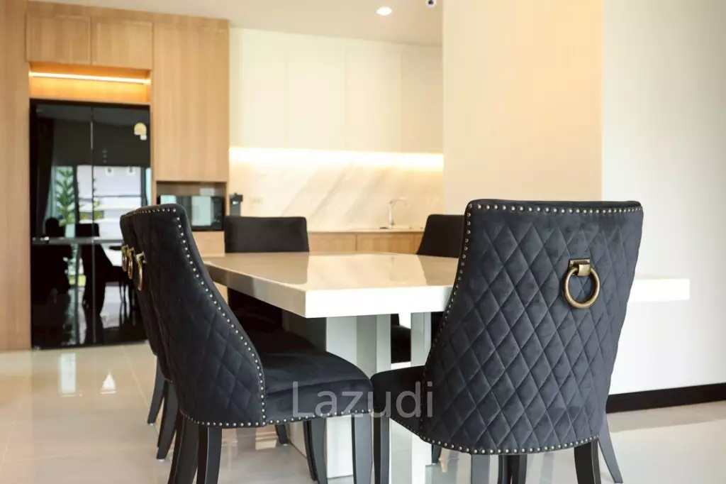 2 Storey 4 Bedrooms House with Swimming pool House for sale