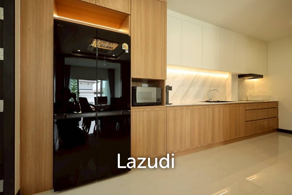 2 Storey 4 Bedrooms House with Swimming pool House for sale