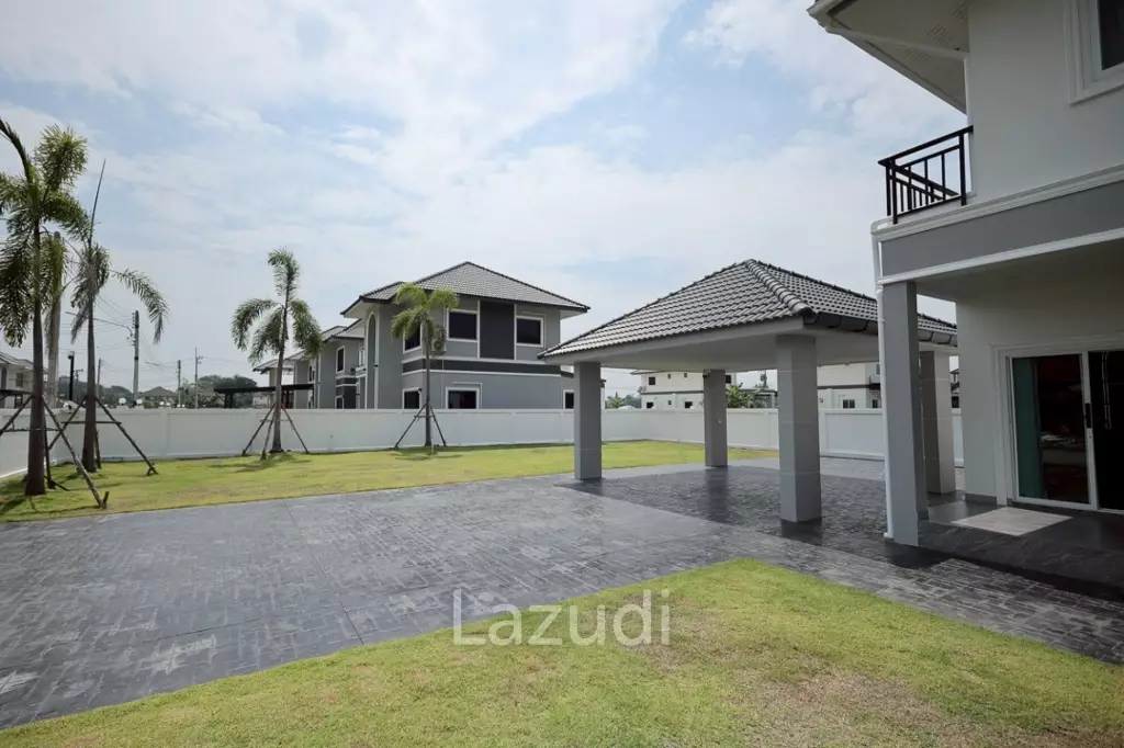2 Storey 4 Bedrooms House with Swimming pool House for sale