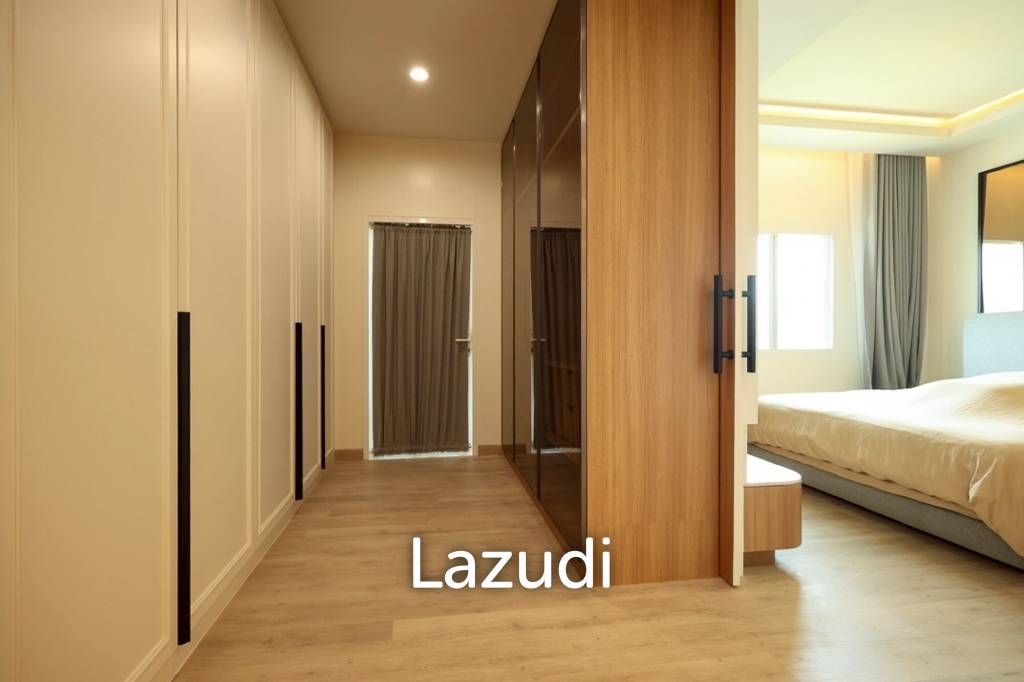 2 Storey 4 Bedrooms House with Swimming pool House for sale