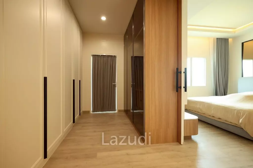 2 Storey 4 Bedrooms House with Swimming pool House for sale