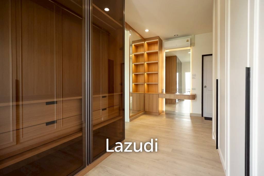 2 Storey 4 Bedrooms House with Swimming pool House for sale