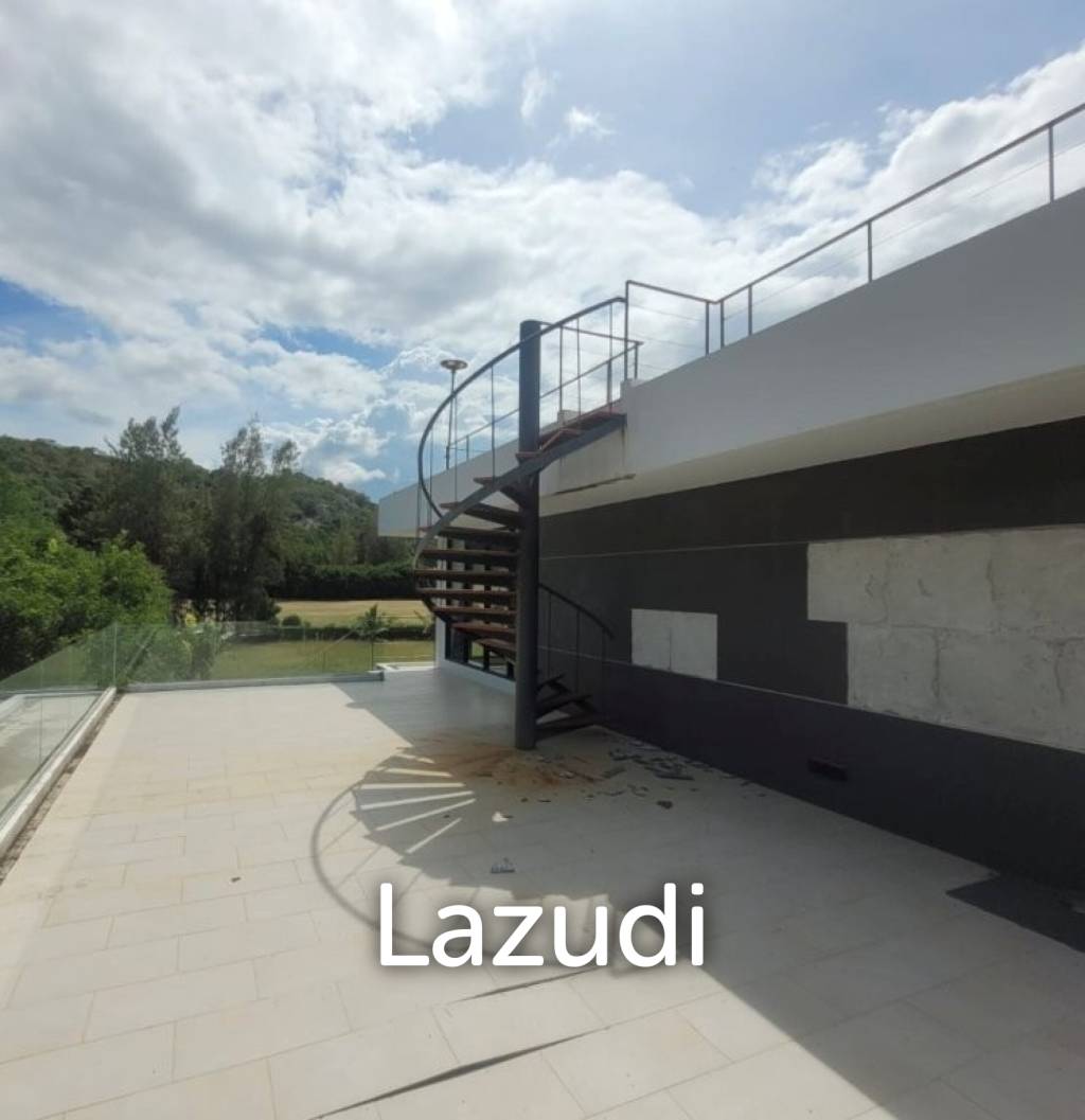 Kao Tao : Great Design 2 storey 4 bed pool villa over looking Golf Course and 2 mins walk to the Beach