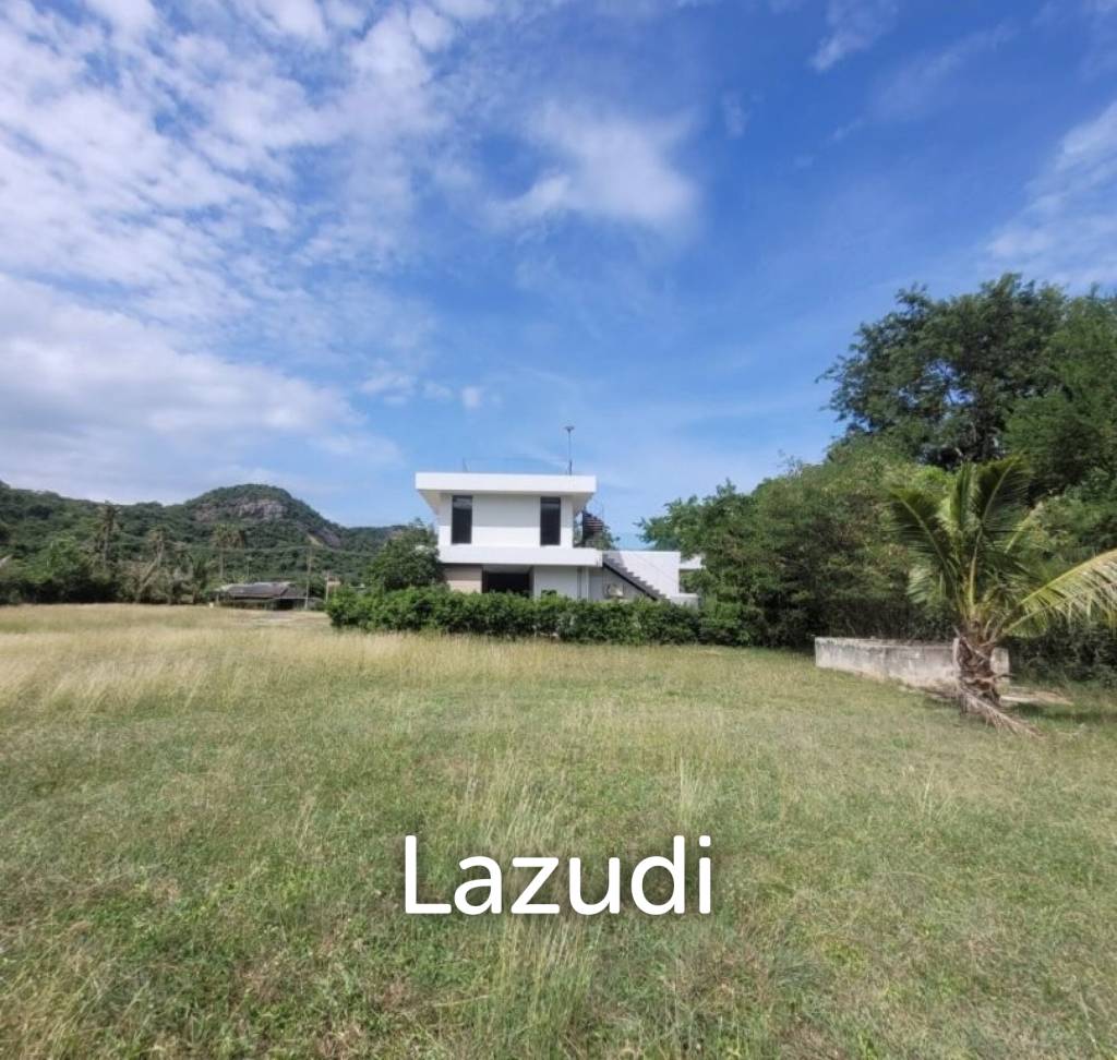 Kao Tao : Great Design 2 storey 4 bed pool villa over looking Golf Course and 2 mins walk to the Beach