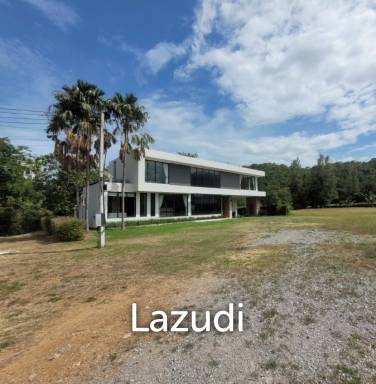 Kao Tao : Great Design 2 storey 4 bed pool villa over looking Golf Course and 2 mins walk to the Beach