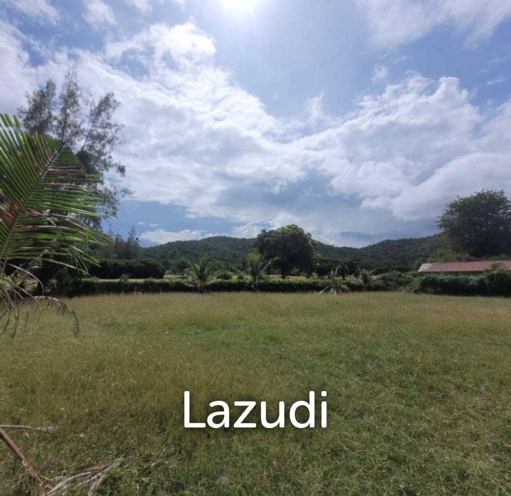 Kao Tao : Great Design 2 storey 4 bed pool villa over looking Golf Course and 2 mins walk to the Beach