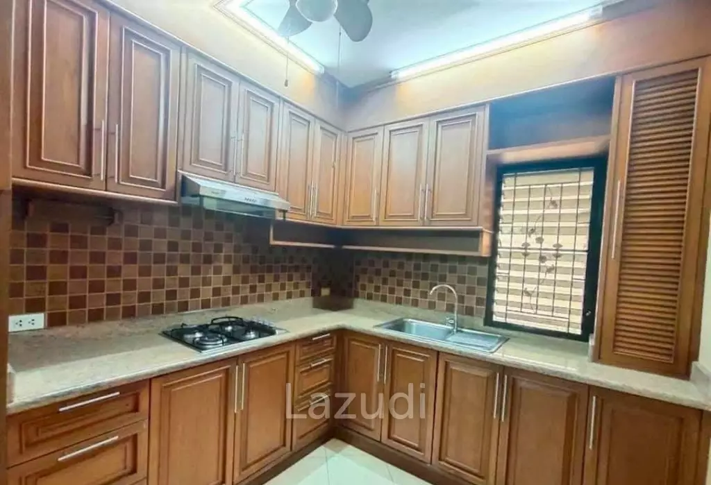 Prime 2-Story House for Rent Sirisa 9, Central Pattaya