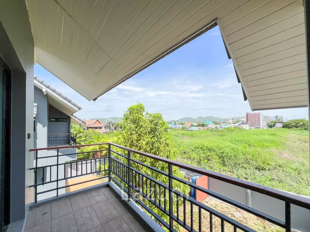 Townhouse with garden in Hua Hin Country hill 1