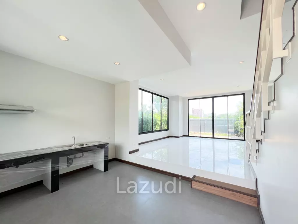 Townhouse with garden in Hua Hin Country hill 1