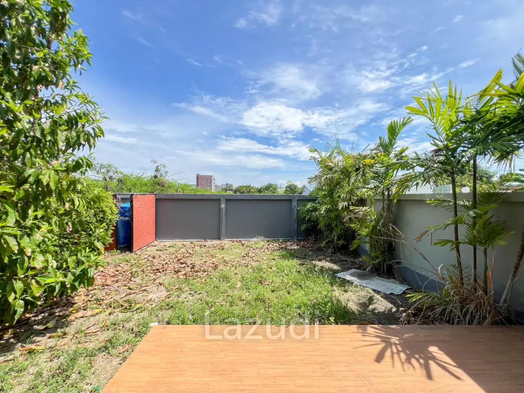 Townhouse with garden in Hua Hin Country hill 1
