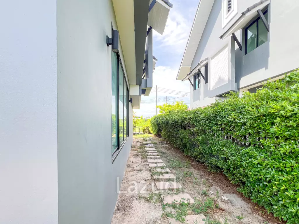 Townhouse with garden in Hua Hin Country hill 1