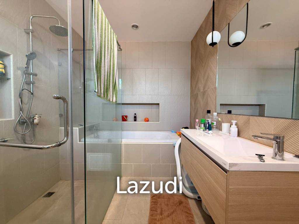 Modern Luxury 2-Story Estate near Mabprachan Lake, Pattaya