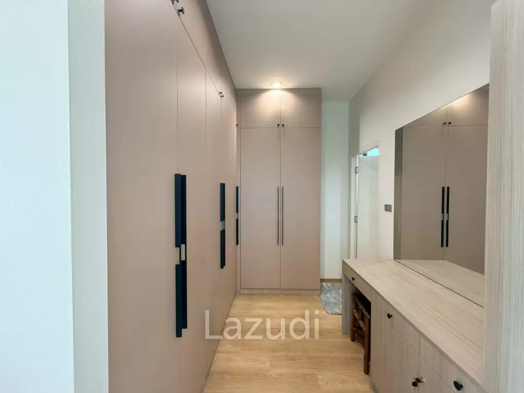 Modern Luxury 2-Story Estate near Mabprachan Lake, Pattaya