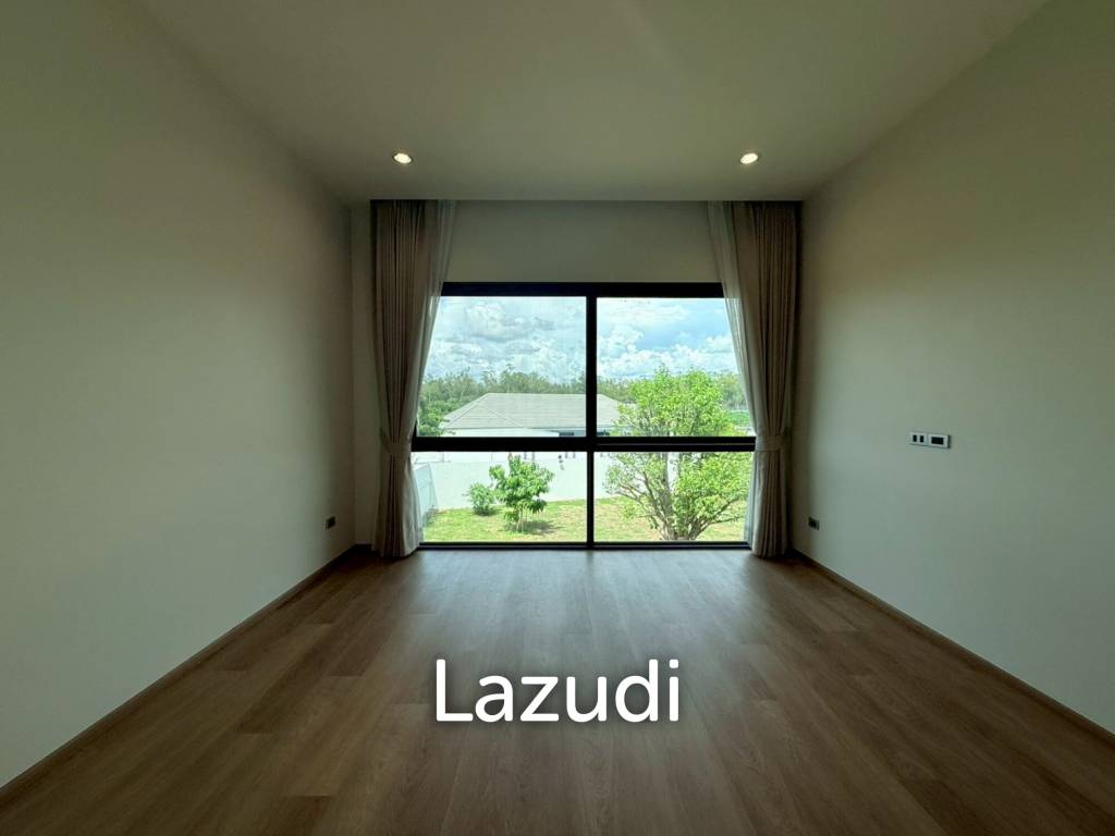Modern Luxury 2-Story Estate near Mabprachan Lake, Pattaya