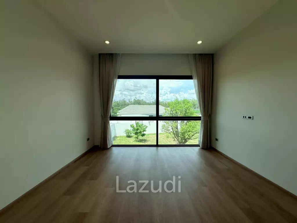 Modern Luxury 2-Story Estate near Mabprachan Lake, Pattaya