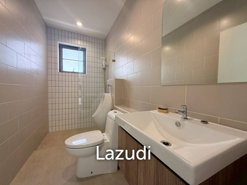 Modern Luxury 2-Story Estate near Mabprachan Lake, Pattaya