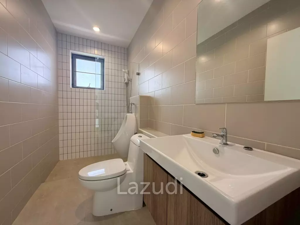 Modern Luxury 2-Story Estate near Mabprachan Lake, Pattaya