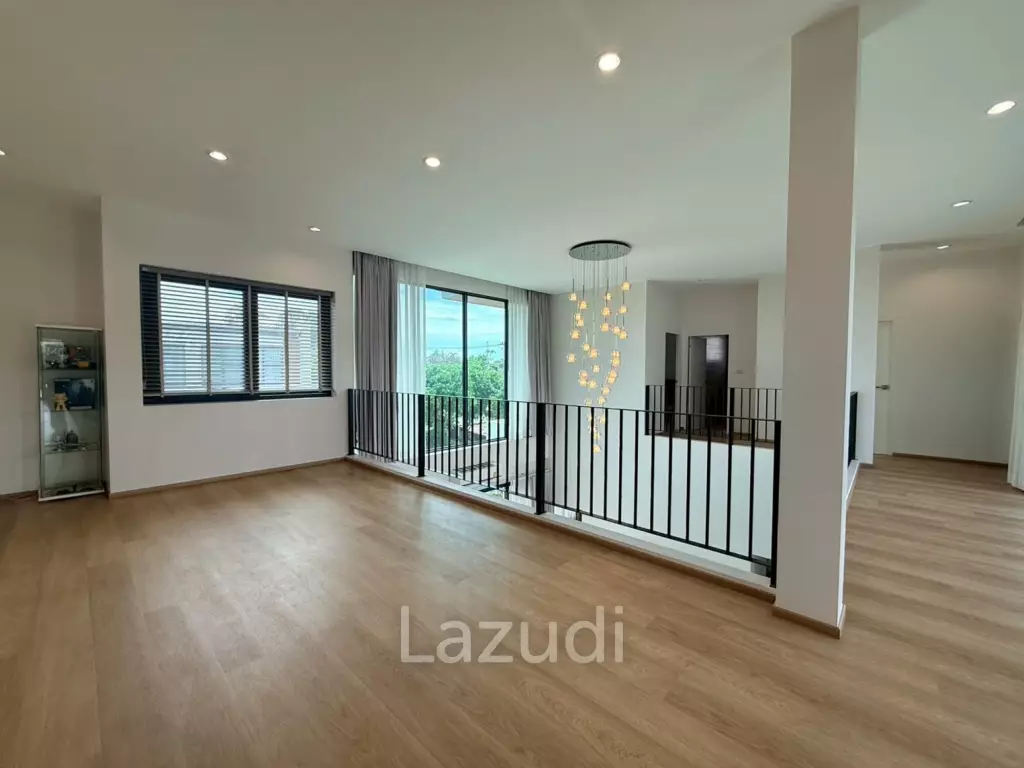 Modern Luxury 2-Story Estate near Mabprachan Lake, Pattaya