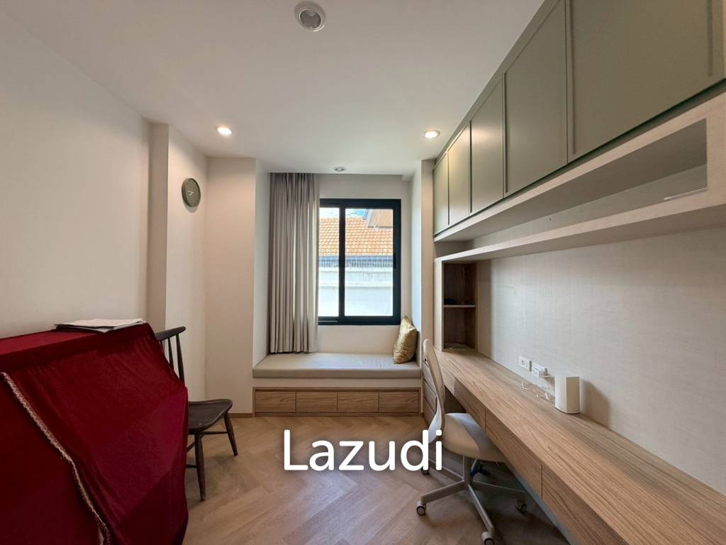 Modern Luxury 2-Story Estate near Mabprachan Lake, Pattaya