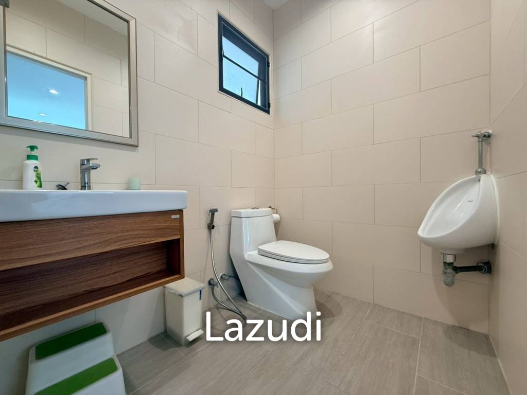 Modern Luxury 2-Story Estate near Mabprachan Lake, Pattaya