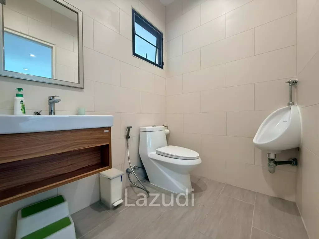 Modern Luxury 2-Story Estate near Mabprachan Lake, Pattaya