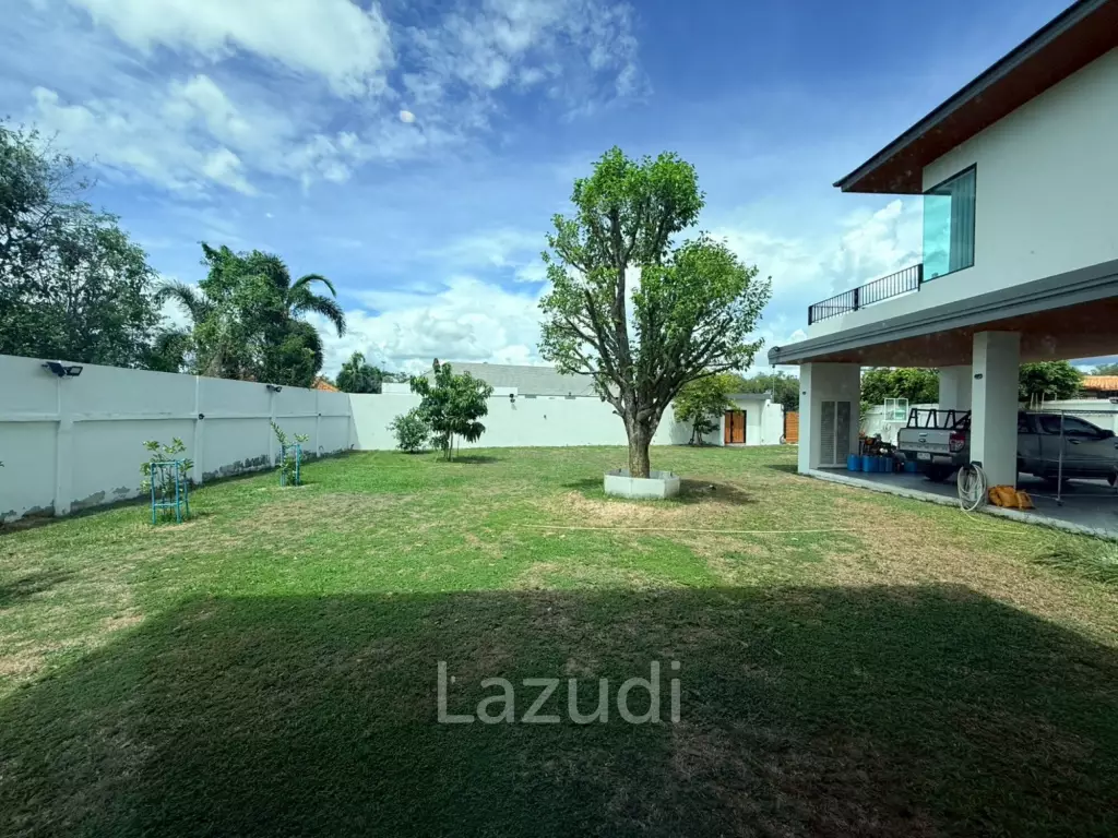 Modern Luxury 2-Story Estate near Mabprachan Lake, Pattaya