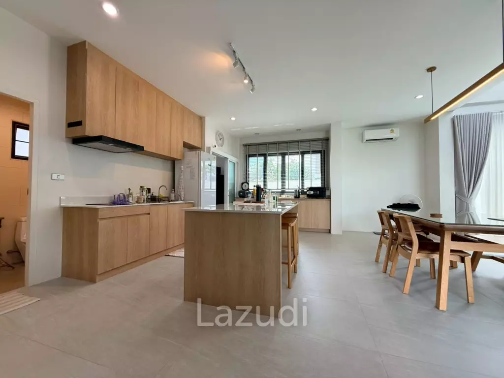 Modern Luxury 2-Story Estate near Mabprachan Lake, Pattaya