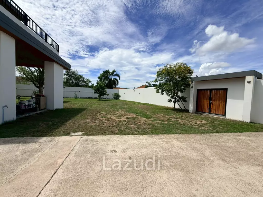 Modern Luxury 2-Story Estate near Mabprachan Lake, Pattaya