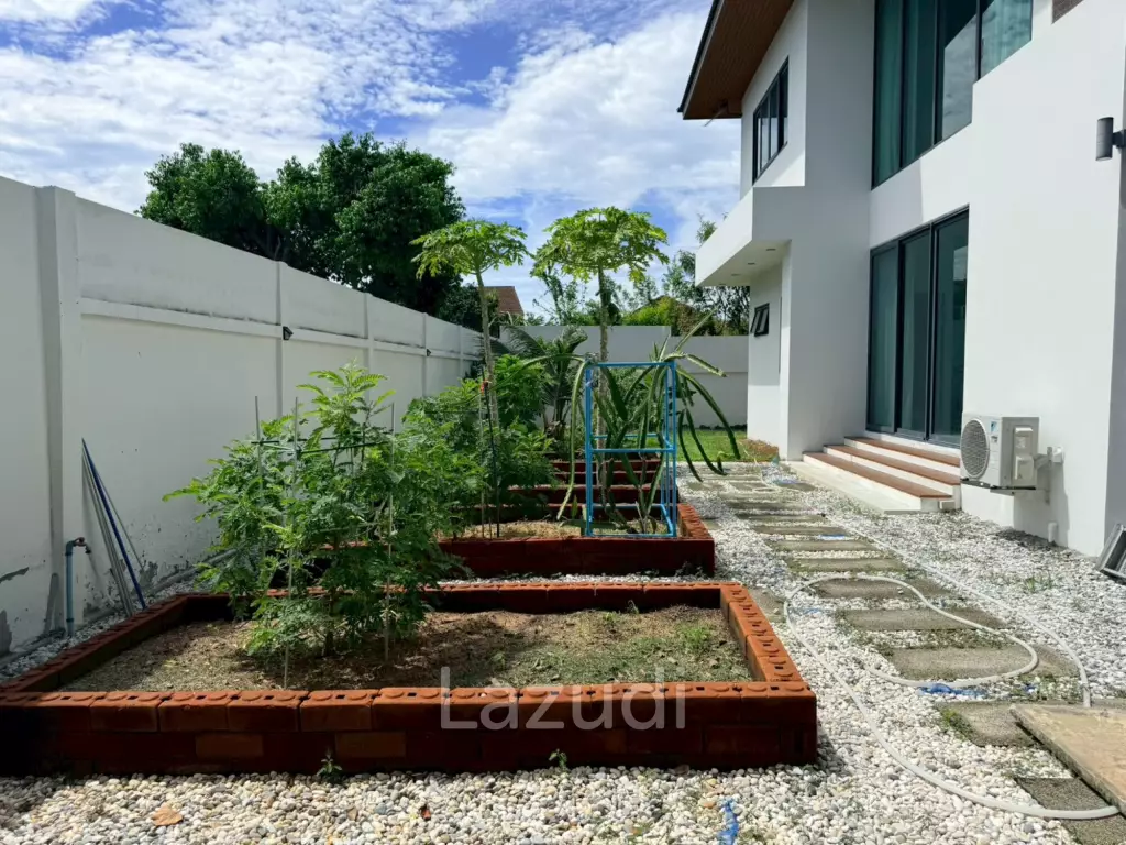 Modern Luxury 2-Story Estate near Mabprachan Lake, Pattaya