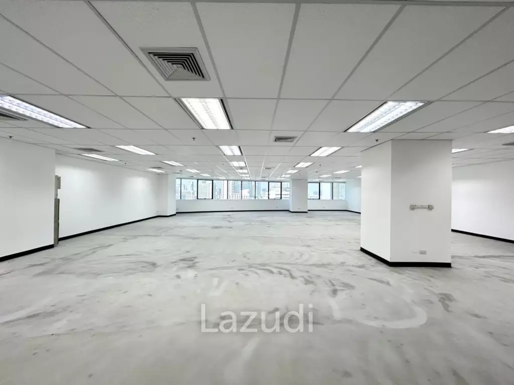 233 sqm open plan office Ital Thai Tower Bang Kapi Huai Khwang