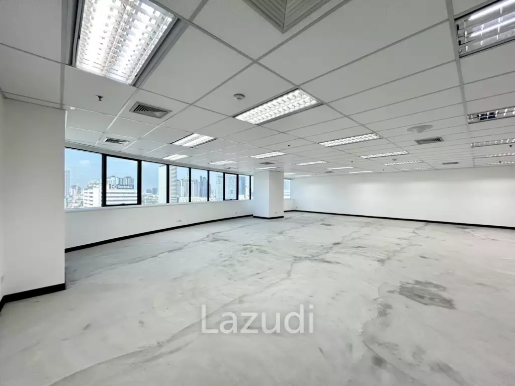 233 sqm open plan office Ital Thai Tower Bang Kapi Huai Khwang