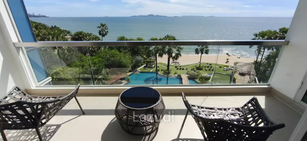 Luxurious Beachfront Living at The Palm Wongamat