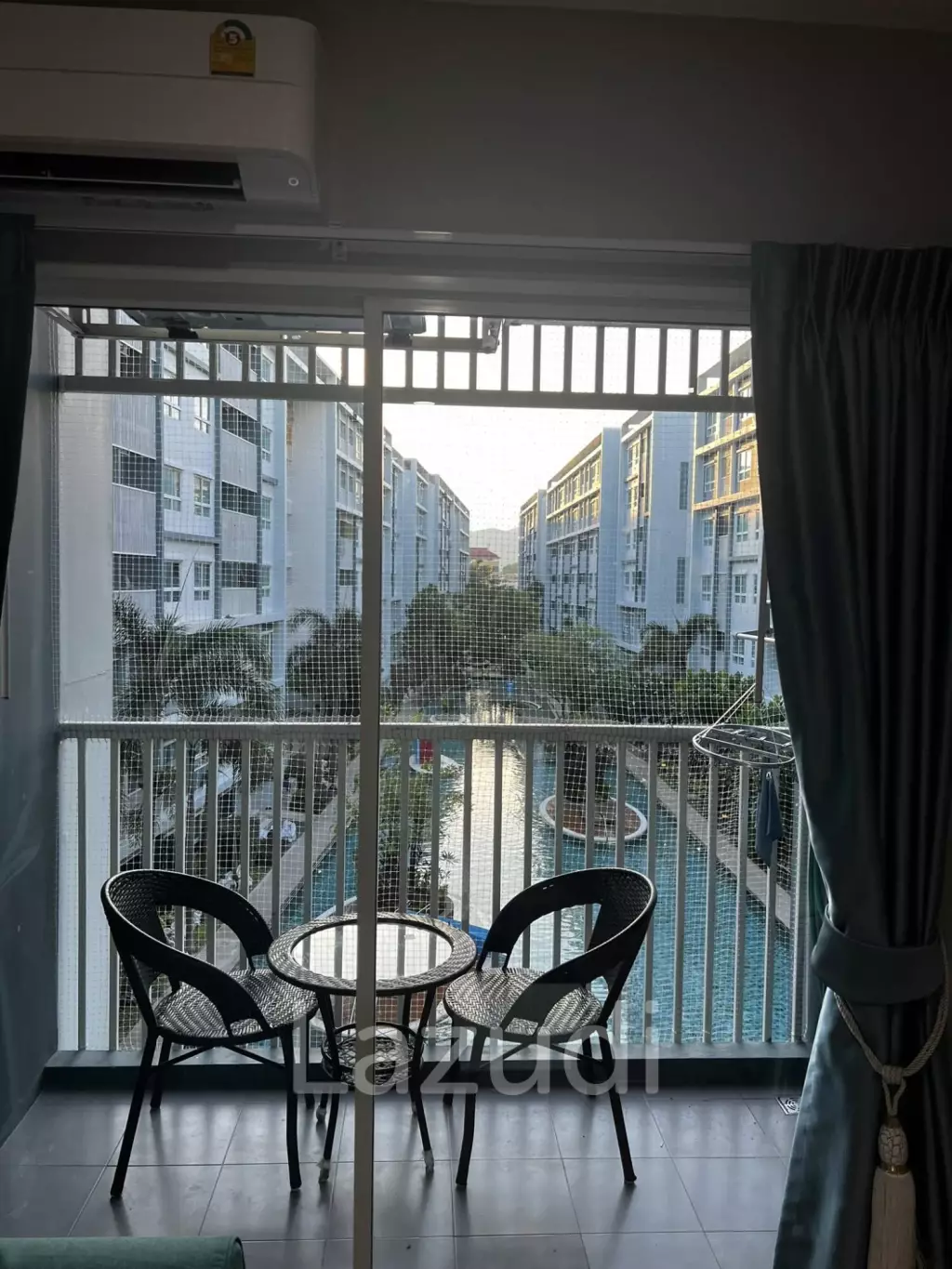 The Trust Condo: 34 sqm Pool View Condo on 4th Floor