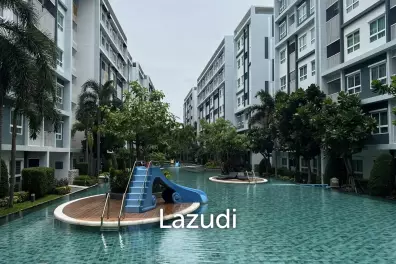 The Trust Condo: 34 sqm Pool View Condo on 4th Floor